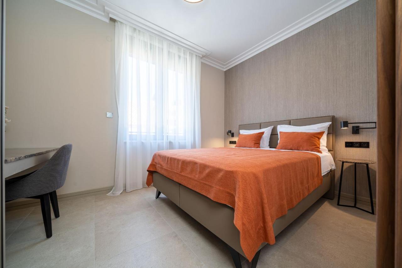 C Group Apartments Kotor Bagian luar foto