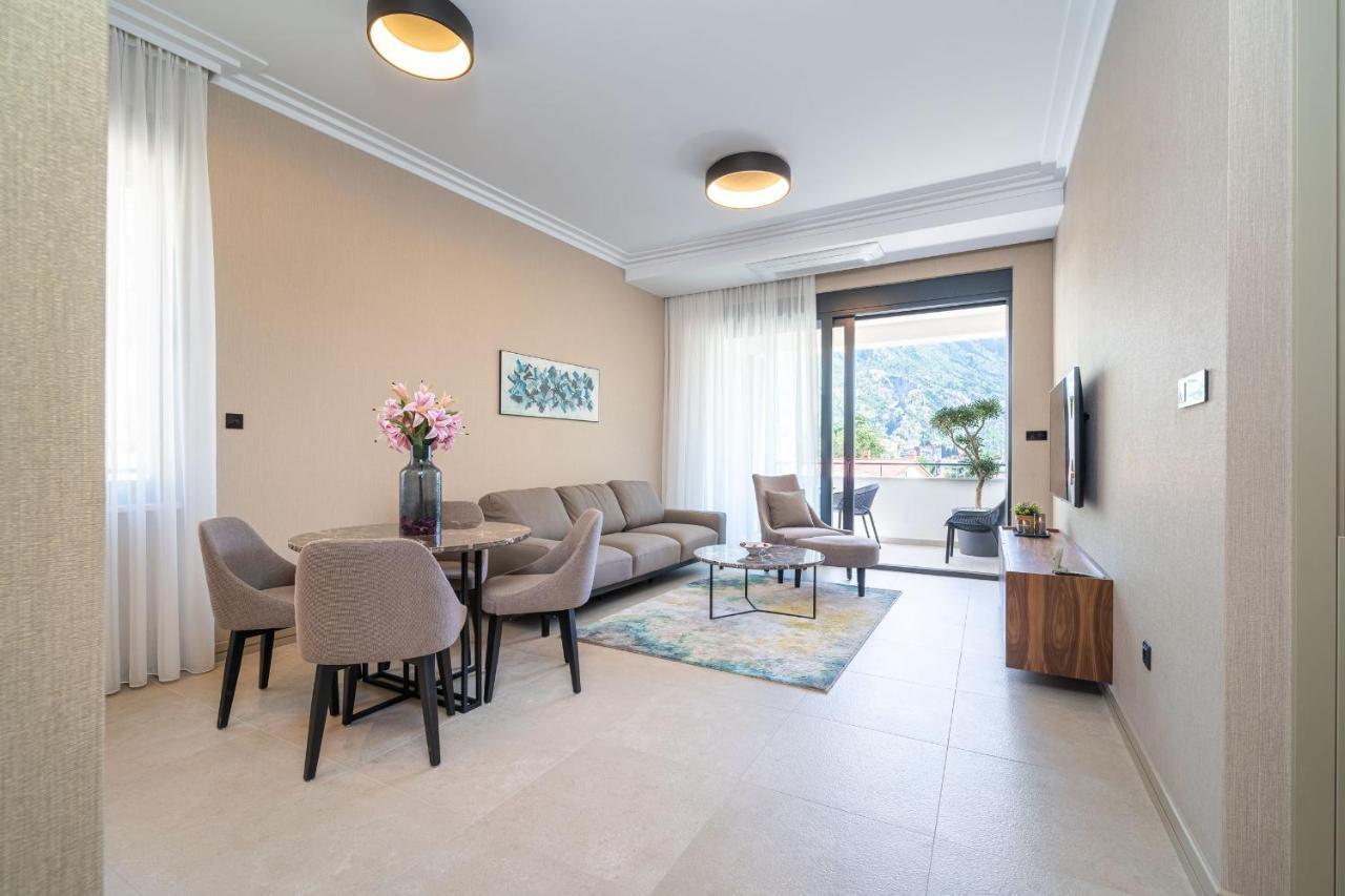 C Group Apartments Kotor Bagian luar foto
